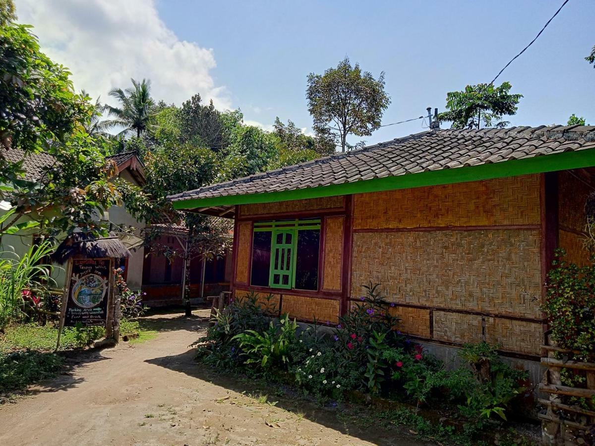 Tereng Wilis Jungle Inn Tetebatu Exterior foto